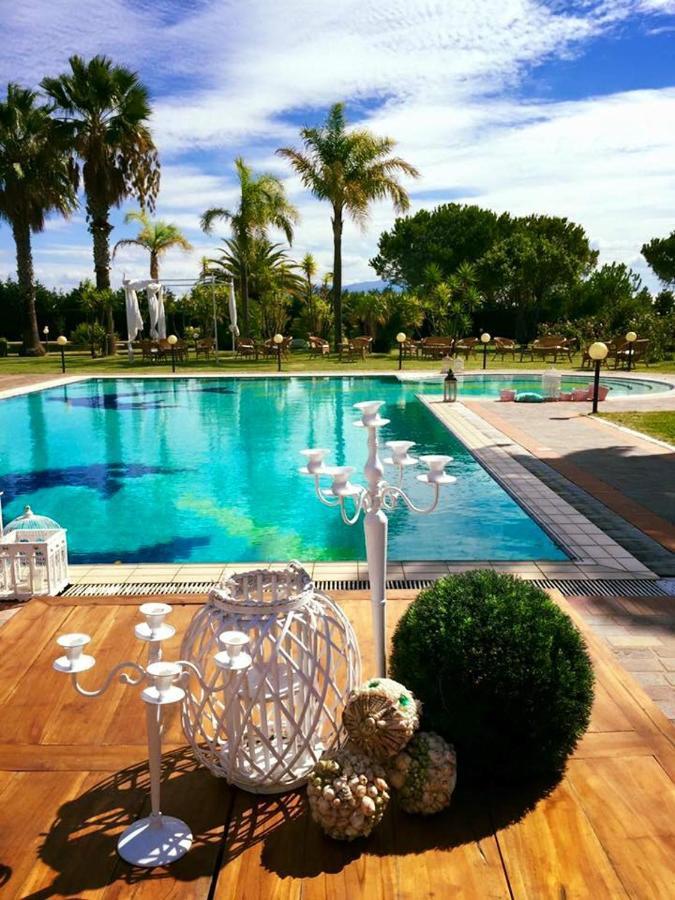 Villa Le Tre Dame B&B บัตตีปาลเลีย ภายนอก รูปภาพ