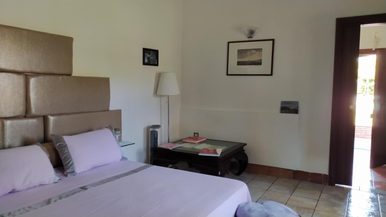 Villa Le Tre Dame B&B บัตตีปาลเลีย ภายนอก รูปภาพ